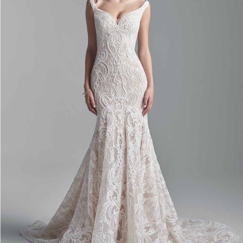 NWT, never altered, Maggie Sottero Elias Wedding Dress in Antique White